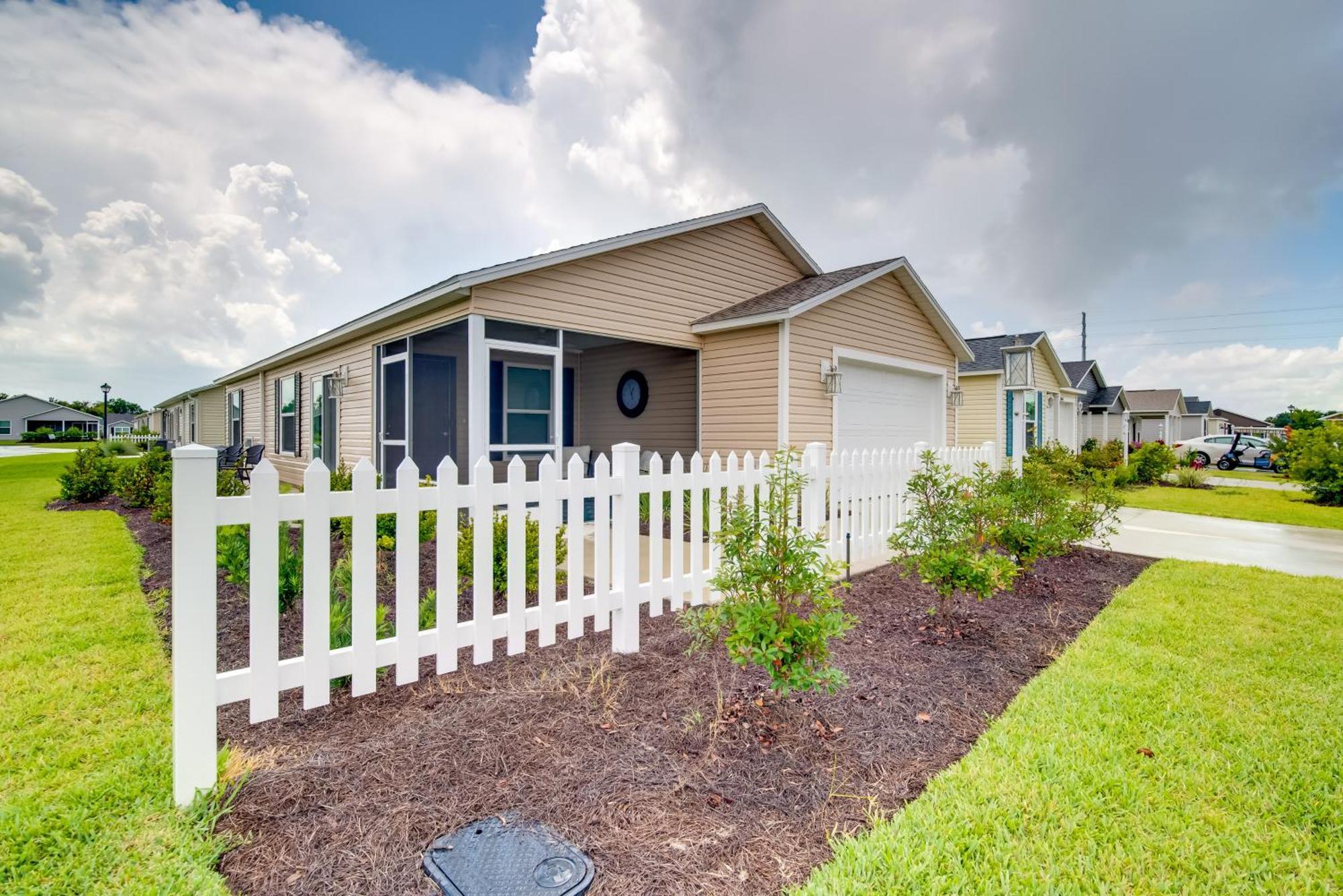 Sun-Soaked Retreat In The Villages With Grill! Exterior foto